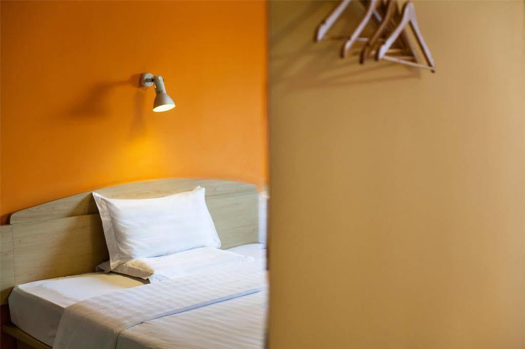 7 Days Inn Shanghai Xujiahui Caobao Road Subway Station Branch Xuhui Exterior photo