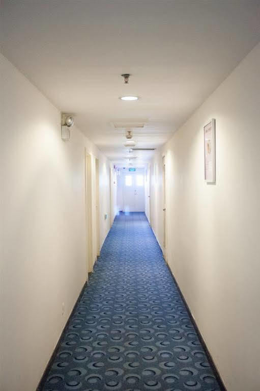 7 Days Inn Shanghai Xujiahui Caobao Road Subway Station Branch Xuhui Exterior photo